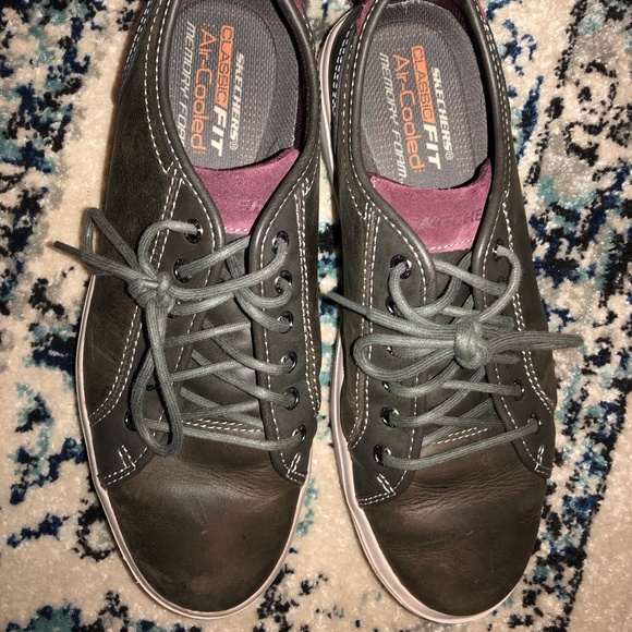 Practically New Men's Sketchers Memory Foam Shoes - Picture 2 of 8